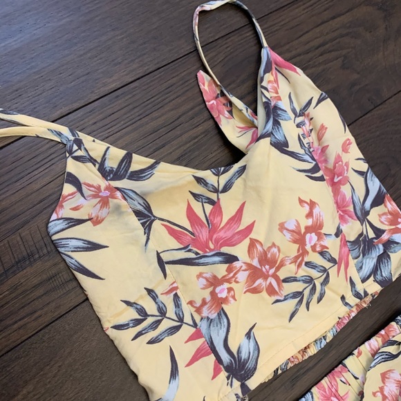 Matching Top/Skirt Set. - Picture 3 of 7